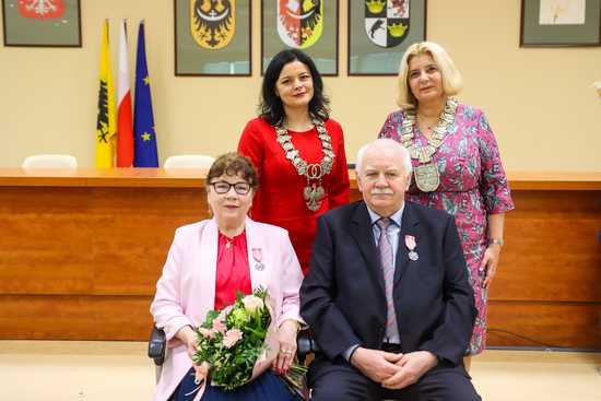 [FOTO] Wspaniały jubileusz! 10 par ze Świdnicy świętowało Złote Gody