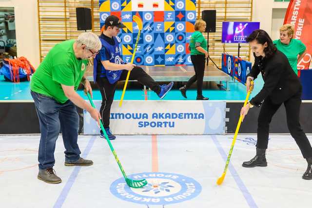 [FOTO] Ruszyła Zimowa Akademia Sportu. Gościem specjalnym Zbigniew Bródka