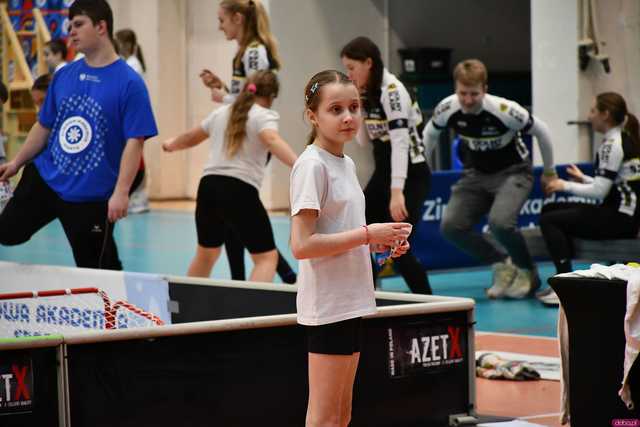 [WIDEO/FOTO] Trenowali zimowe dyscypliny pod okiem mistrza olimpijskiego. Drugi dzień Zimowej Akademii Sportu w Świdnicy