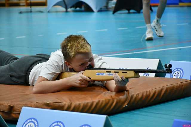 [WIDEO/FOTO] Trenowali zimowe dyscypliny pod okiem mistrza olimpijskiego. Drugi dzień Zimowej Akademii Sportu w Świdnicy