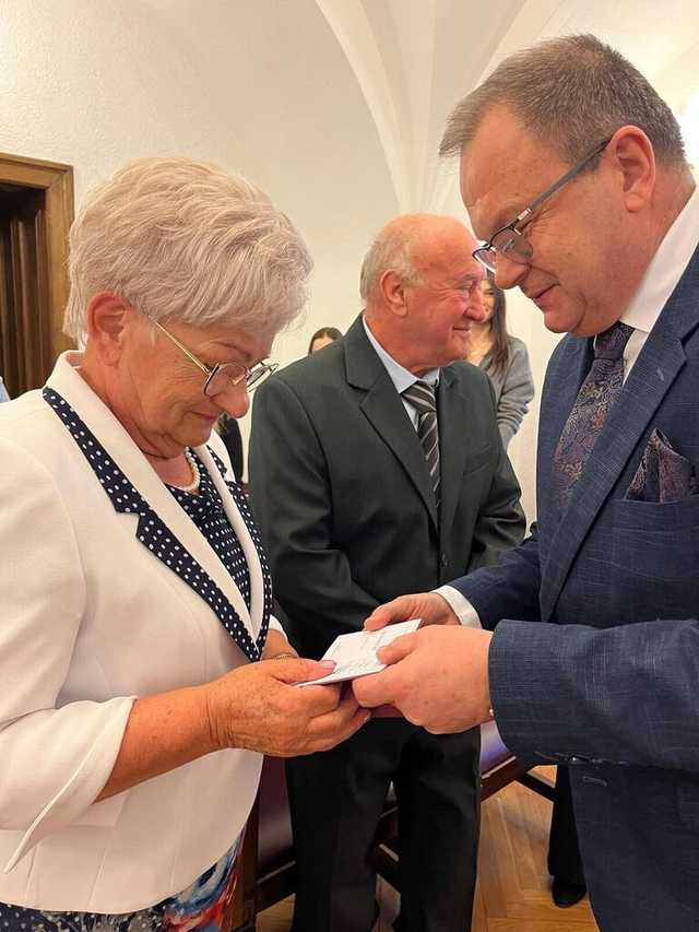 [FOTO] Ależ jubileusz! Małżeństwo ze Świebodzic świętowało Złote Gody