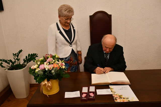 [FOTO] Ależ jubileusz! Małżeństwo ze Świebodzic świętowało Złote Gody
