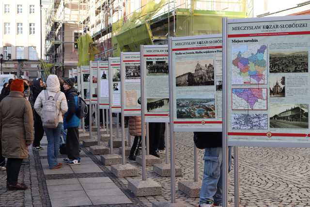 [WIDEO/FOTO] Świdniczanie upamiętnili 60. rocznicę śmierci Mieczysława Kozara-Słobódzkiego