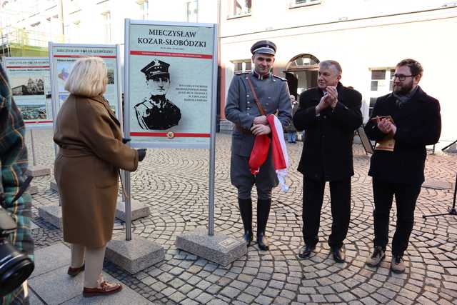 [WIDEO/FOTO] Świdniczanie upamiętnili 60. rocznicę śmierci Mieczysława Kozara-Słobódzkiego