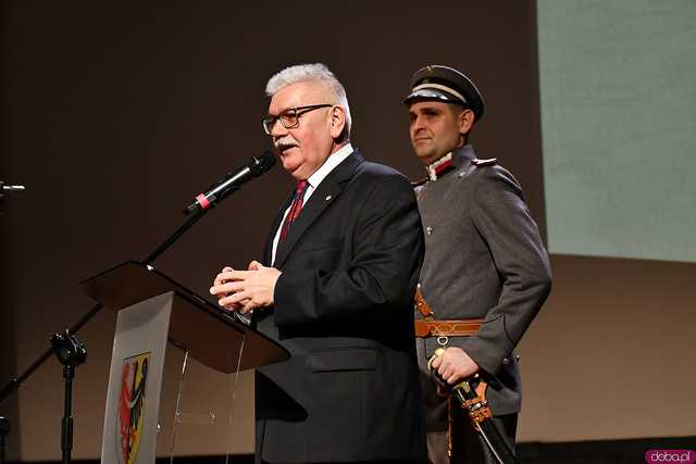 [WIDEO/FOTO] Świdniczanie upamiętnili 60. rocznicę śmierci Mieczysława Kozara-Słobódzkiego