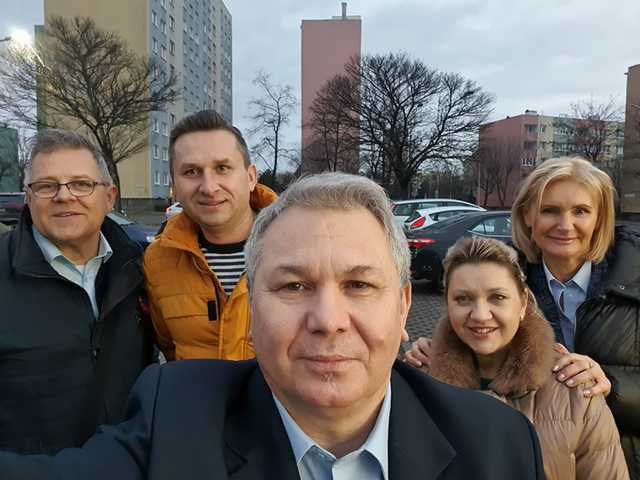 [FOTO] Działacze Koalicji Obywatelskiej zbierali podpisy na listach poparcia dla Rafała Trzaskowskiego