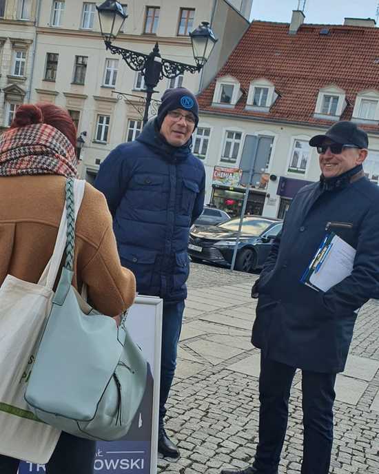 [FOTO] Działacze Koalicji Obywatelskiej zbierali podpisy na listach poparcia dla Rafała Trzaskowskiego