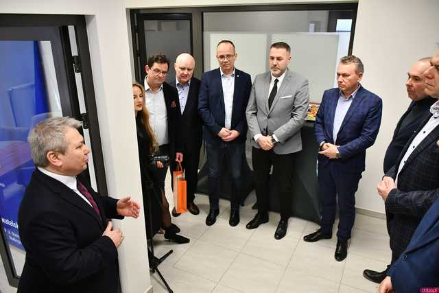 [WIDEO/FOTO] Świdnica z nowym biurem parlamentarnym. Poseł Robert Jagła o swoich priorytetach