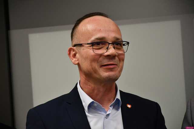 [WIDEO/FOTO] Świdnica z nowym biurem parlamentarnym. Poseł Robert Jagła o swoich priorytetach