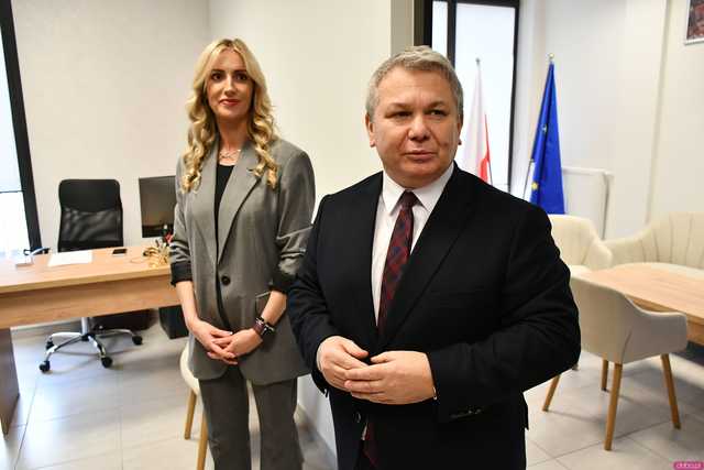 [WIDEO/FOTO] Świdnica z nowym biurem parlamentarnym. Poseł Robert Jagła o swoich priorytetach