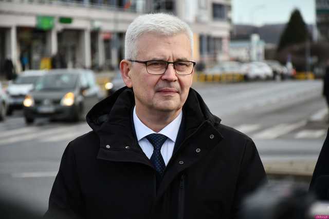 [WIDEO/FOTO] Parlamentarzyści PiS zbierali podpisy na listach poparcia dla Karola Nawrockiego