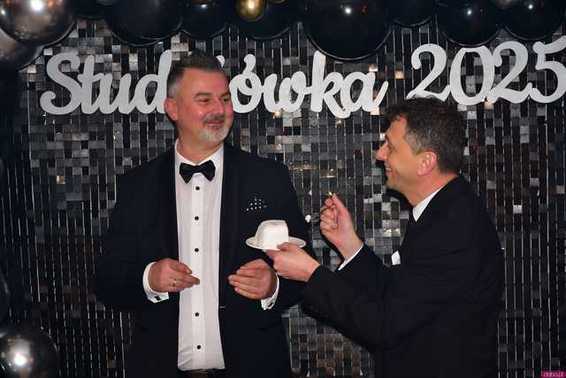 [WIDEO/FOTO] Ten wieczór zapamiętają na zawsze! Studniówka strzegomskiego LO