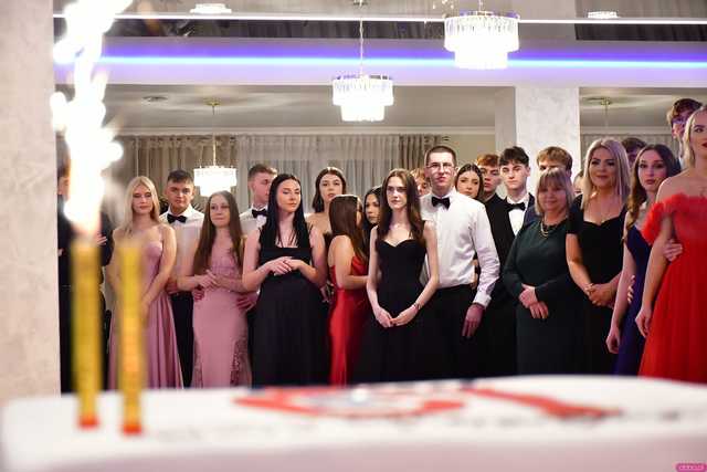 [WIDEO/FOTO] Ten wieczór zapamiętają na zawsze! Studniówka strzegomskiego LO
