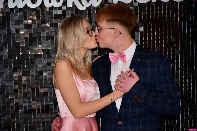 [WIDEO/FOTO] Ten wieczór zapamiętają na zawsze! Studniówka strzegomskiego LO