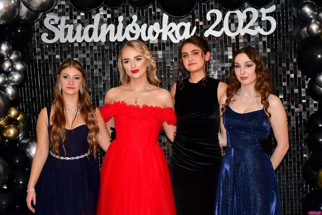 [WIDEO/FOTO] Ten wieczór zapamiętają na zawsze! Studniówka strzegomskiego LO