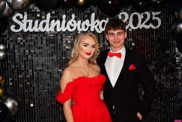 [WIDEO/FOTO] Ten wieczór zapamiętają na zawsze! Studniówka strzegomskiego LO