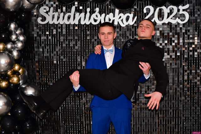 [WIDEO/FOTO] Ten wieczór zapamiętają na zawsze! Studniówka strzegomskiego LO
