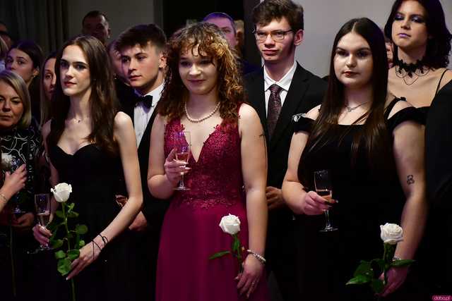 [WIDEO/FOTO] Ten wieczór zapamiętają na zawsze! Studniówka strzegomskiego LO
