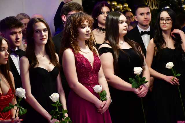 [WIDEO/FOTO] Ten wieczór zapamiętają na zawsze! Studniówka strzegomskiego LO