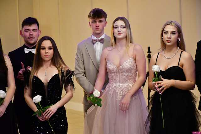 [WIDEO/FOTO] Ten wieczór zapamiętają na zawsze! Studniówka strzegomskiego LO