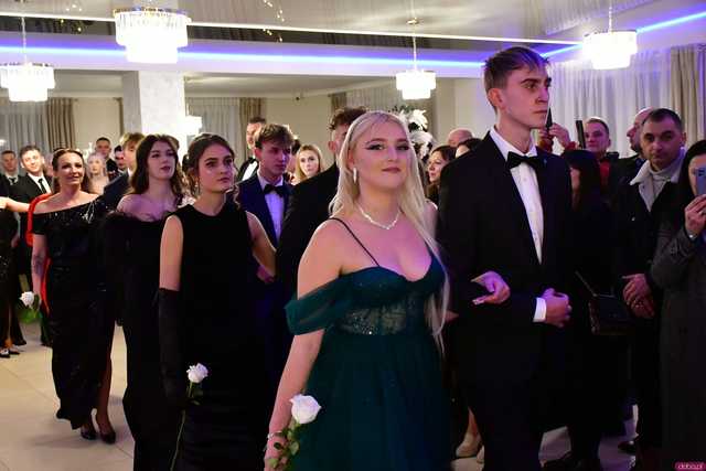[WIDEO/FOTO] Ten wieczór zapamiętają na zawsze! Studniówka strzegomskiego LO