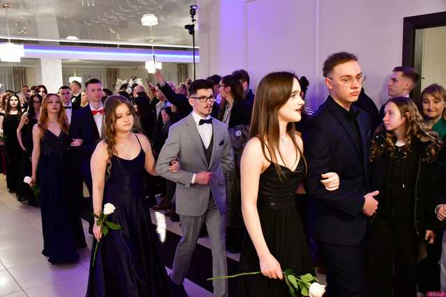 [WIDEO/FOTO] Ten wieczór zapamiętają na zawsze! Studniówka strzegomskiego LO
