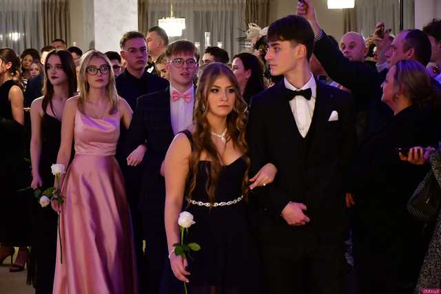 [WIDEO/FOTO] Ten wieczór zapamiętają na zawsze! Studniówka strzegomskiego LO