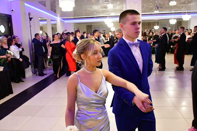 [WIDEO/FOTO] Ten wieczór zapamiętają na zawsze! Studniówka strzegomskiego LO
