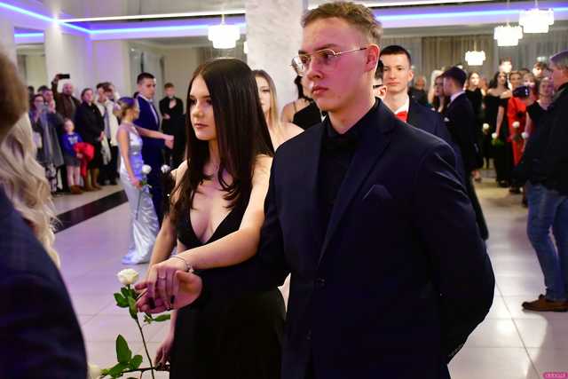 [WIDEO/FOTO] Ten wieczór zapamiętają na zawsze! Studniówka strzegomskiego LO