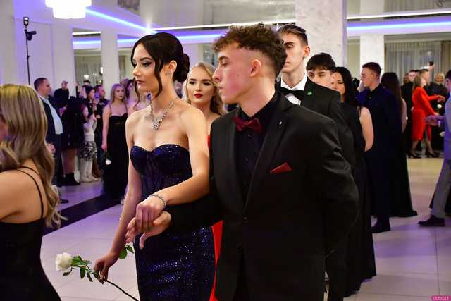 [WIDEO/FOTO] Ten wieczór zapamiętają na zawsze! Studniówka strzegomskiego LO