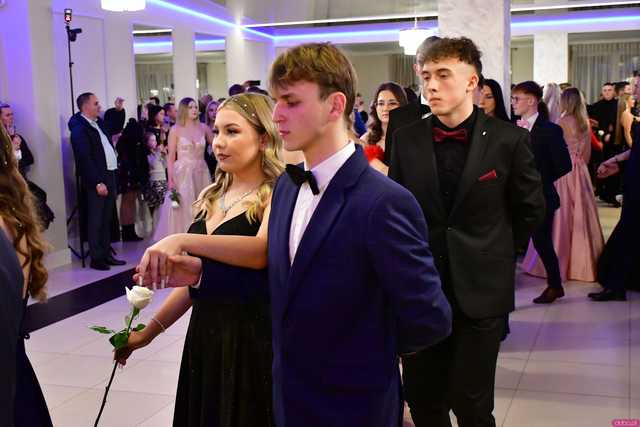 [WIDEO/FOTO] Ten wieczór zapamiętają na zawsze! Studniówka strzegomskiego LO