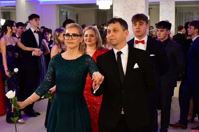 [WIDEO/FOTO] Ten wieczór zapamiętają na zawsze! Studniówka strzegomskiego LO