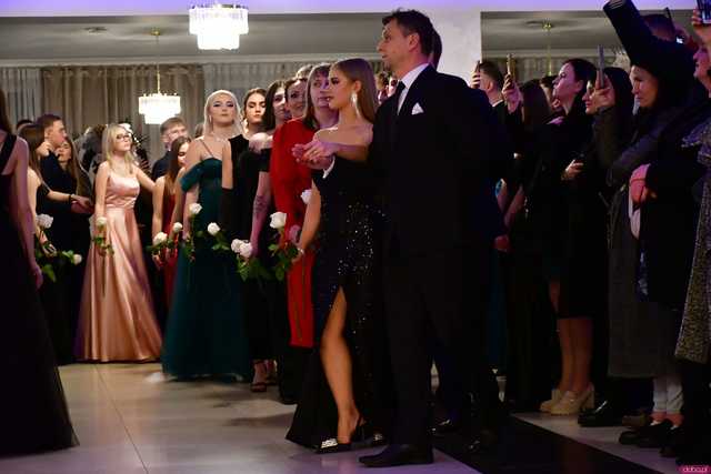 [WIDEO/FOTO] Ten wieczór zapamiętają na zawsze! Studniówka strzegomskiego LO