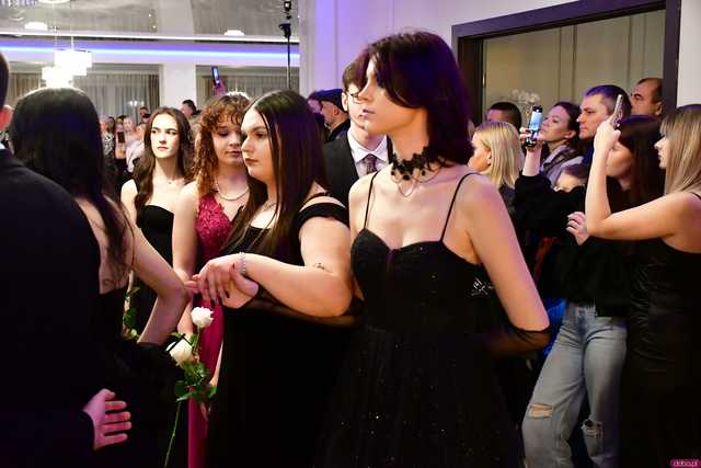 [WIDEO/FOTO] Ten wieczór zapamiętają na zawsze! Studniówka strzegomskiego LO