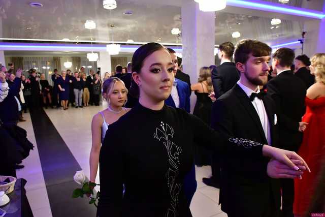 [WIDEO/FOTO] Ten wieczór zapamiętają na zawsze! Studniówka strzegomskiego LO