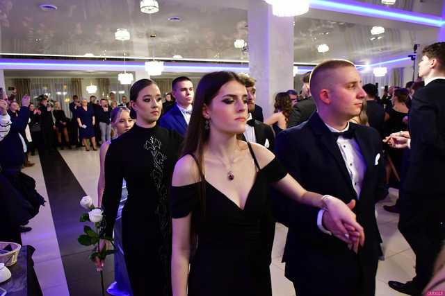 [WIDEO/FOTO] Ten wieczór zapamiętają na zawsze! Studniówka strzegomskiego LO