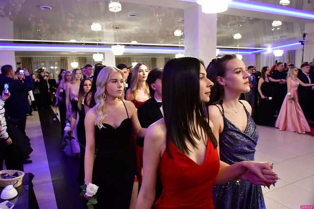 [WIDEO/FOTO] Ten wieczór zapamiętają na zawsze! Studniówka strzegomskiego LO