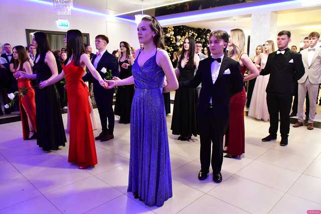 [WIDEO/FOTO] Ten wieczór zapamiętają na zawsze! Studniówka strzegomskiego LO