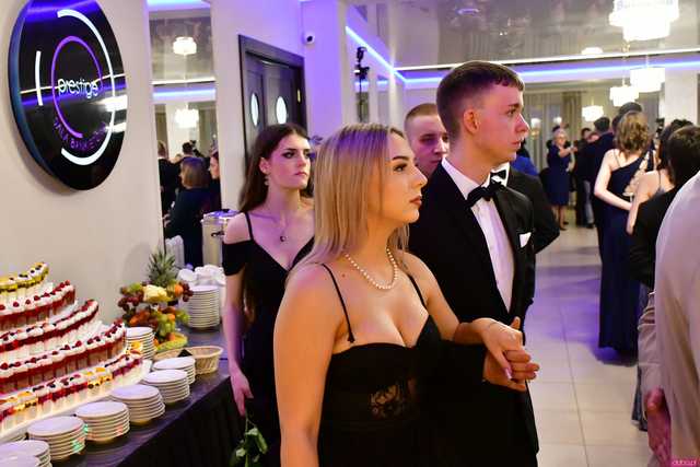 [WIDEO/FOTO] Ten wieczór zapamiętają na zawsze! Studniówka strzegomskiego LO