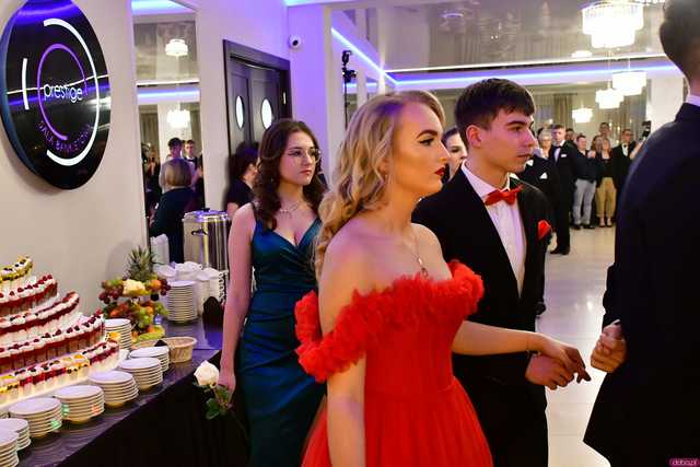 [WIDEO/FOTO] Ten wieczór zapamiętają na zawsze! Studniówka strzegomskiego LO