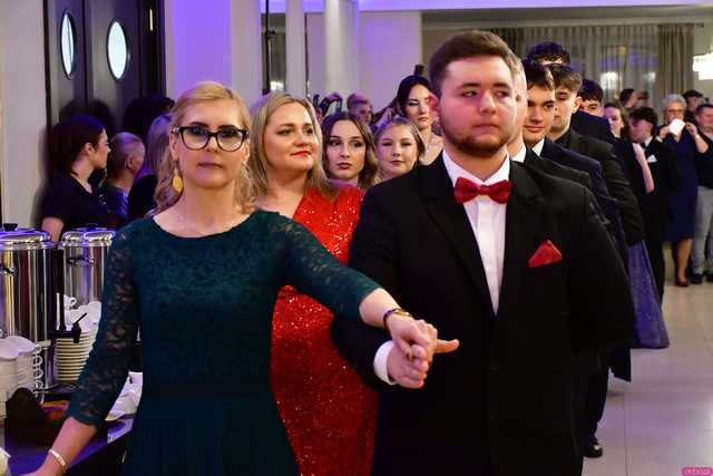[WIDEO/FOTO] Ten wieczór zapamiętają na zawsze! Studniówka strzegomskiego LO