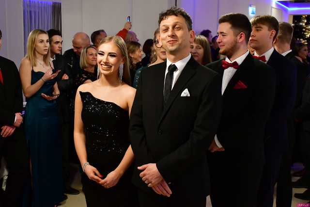 [WIDEO/FOTO] Ten wieczór zapamiętają na zawsze! Studniówka strzegomskiego LO