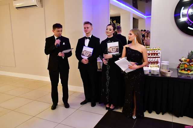 [WIDEO/FOTO] Ten wieczór zapamiętają na zawsze! Studniówka strzegomskiego LO