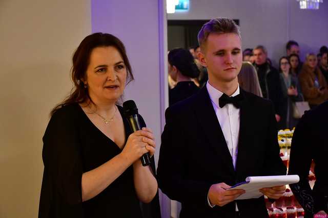 [WIDEO/FOTO] Ten wieczór zapamiętają na zawsze! Studniówka strzegomskiego LO