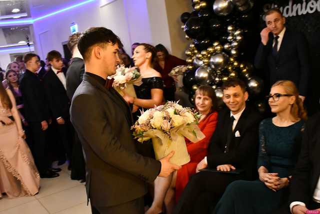 [WIDEO/FOTO] Ten wieczór zapamiętają na zawsze! Studniówka strzegomskiego LO