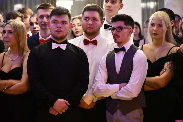 [WIDEO/FOTO] Ten wieczór zapamiętają na zawsze! Studniówka strzegomskiego LO