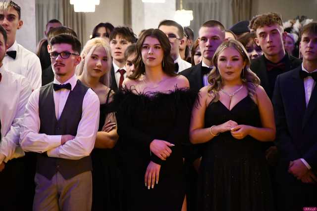 [WIDEO/FOTO] Ten wieczór zapamiętają na zawsze! Studniówka strzegomskiego LO