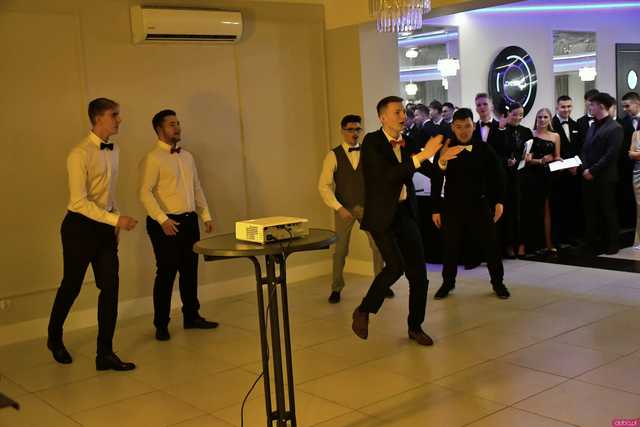 [WIDEO/FOTO] Ten wieczór zapamiętają na zawsze! Studniówka strzegomskiego LO