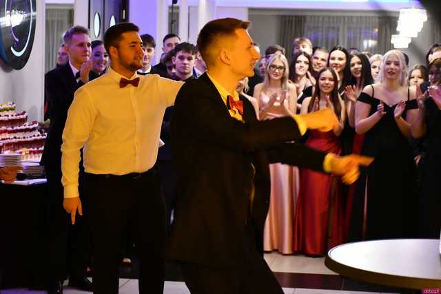 [WIDEO/FOTO] Ten wieczór zapamiętają na zawsze! Studniówka strzegomskiego LO