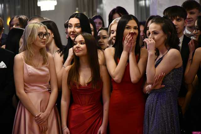 [WIDEO/FOTO] Ten wieczór zapamiętają na zawsze! Studniówka strzegomskiego LO